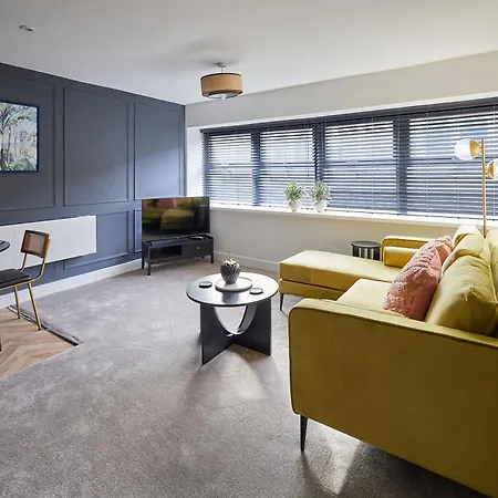 Apartment Host & - The Business *